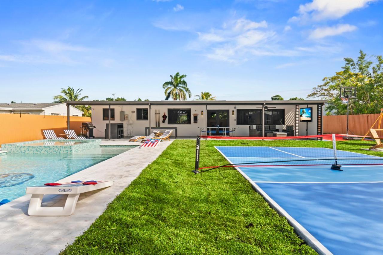Luxury Getaway With Retreat Heated Pool And Jacuzzi L31 Сasa de vacaciones *