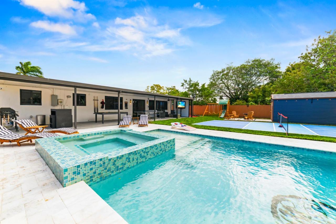 Luxury Getaway With Retreat Heated Pool And Jacuzzi L31