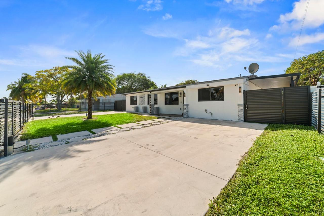 Luxury Getaway With Retreat Heated Pool And Jacuzzi L31 * Miami